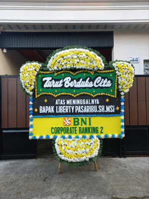 Papan Bunga Duka di Sintung