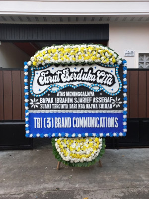 Papan Bunga Duka di Sintung